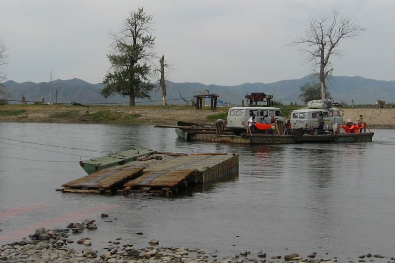 Cable ferry across the Selenge river, between Rashaant and Tosontsengel